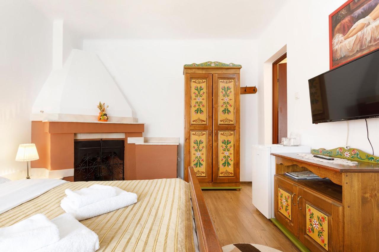 Casa Rasnoveana Екстериор снимка