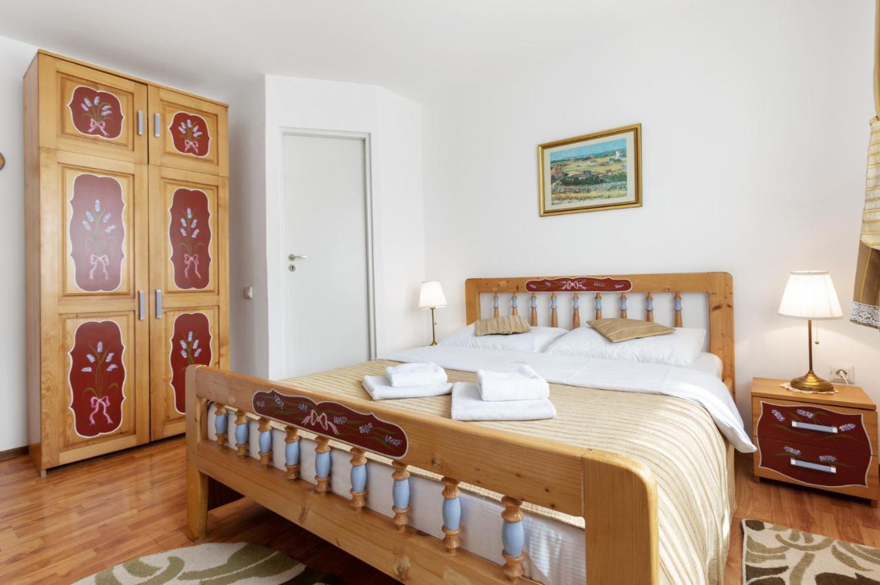 Casa Rasnoveana Екстериор снимка