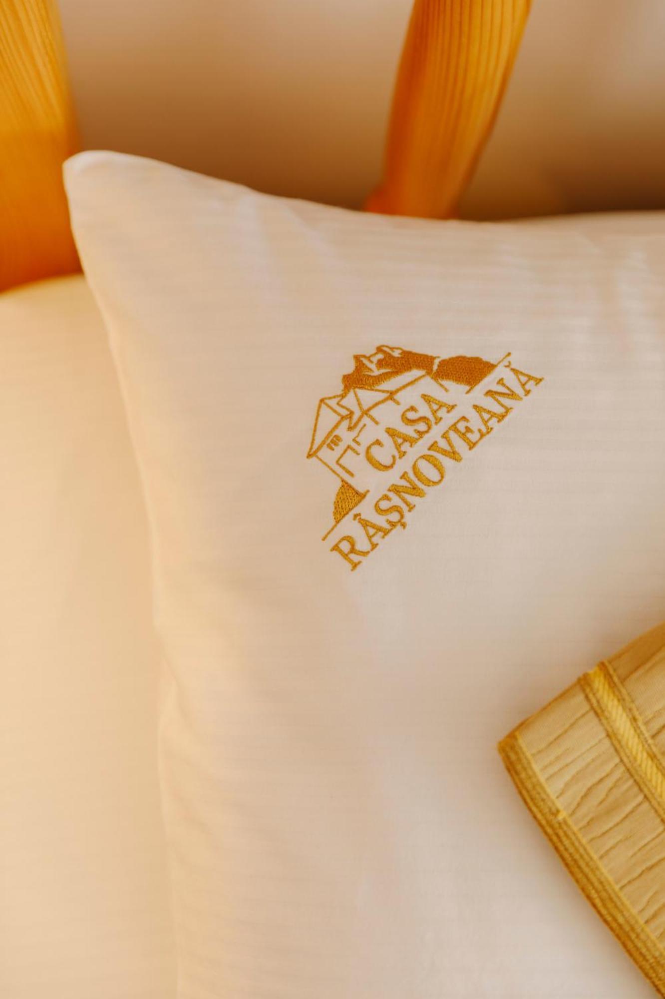 Casa Rasnoveana Стая снимка